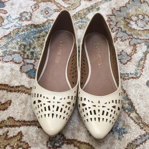 Flats by Restricted Size 6